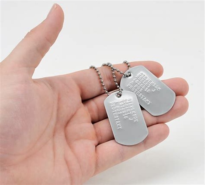 Are dog tags still fashionable