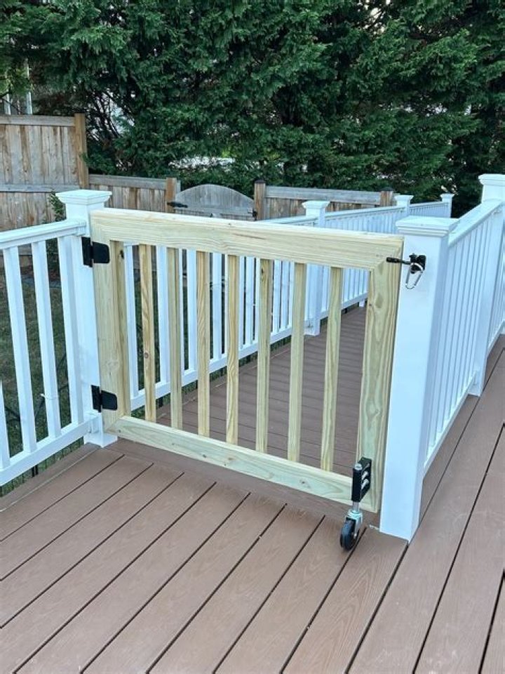 Can baby gates be used outside