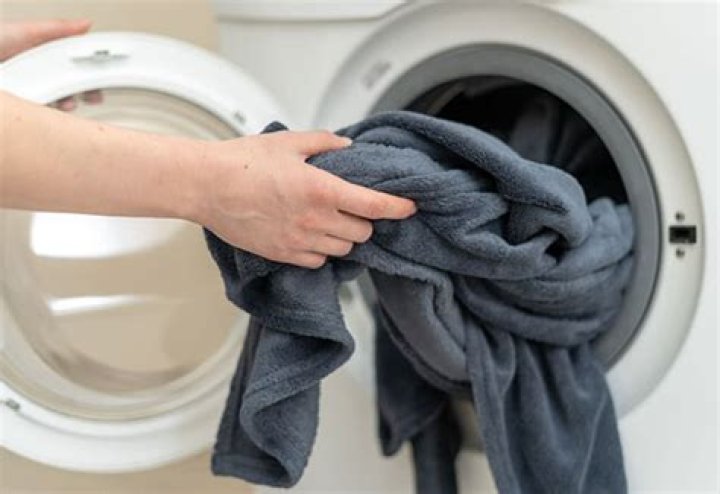 Can I wash blankets in laundromat