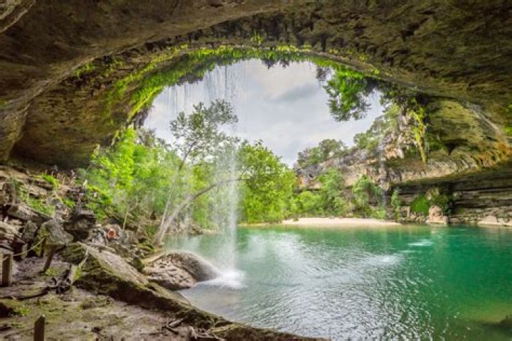 Can you swim in Texas lakes