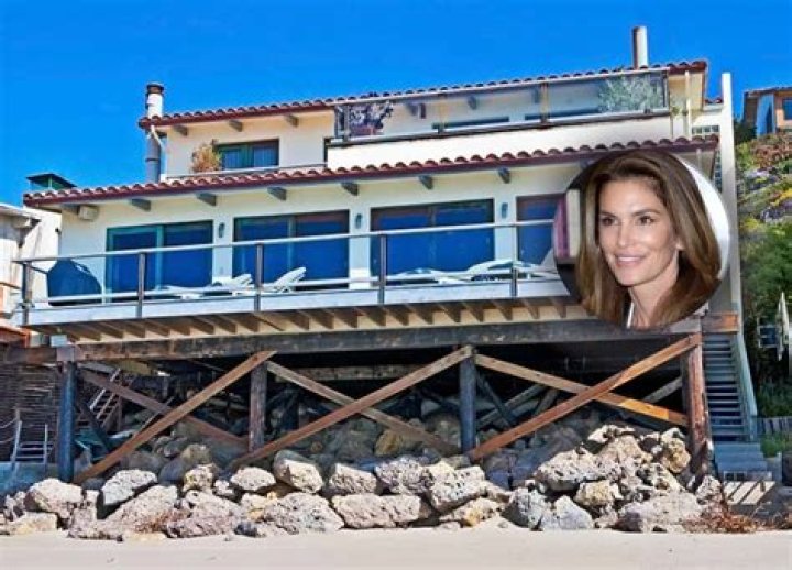 Do any celebrities live in Malibu