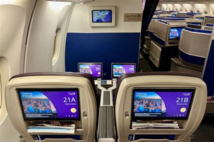 Do Boeing 767 300 have TV screens
