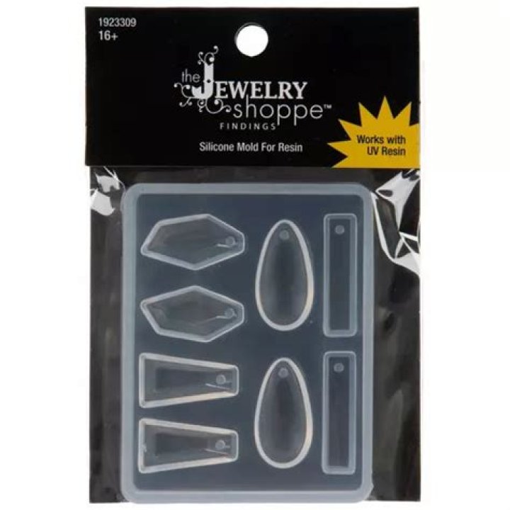 Does Hobby Lobby have resin molds
