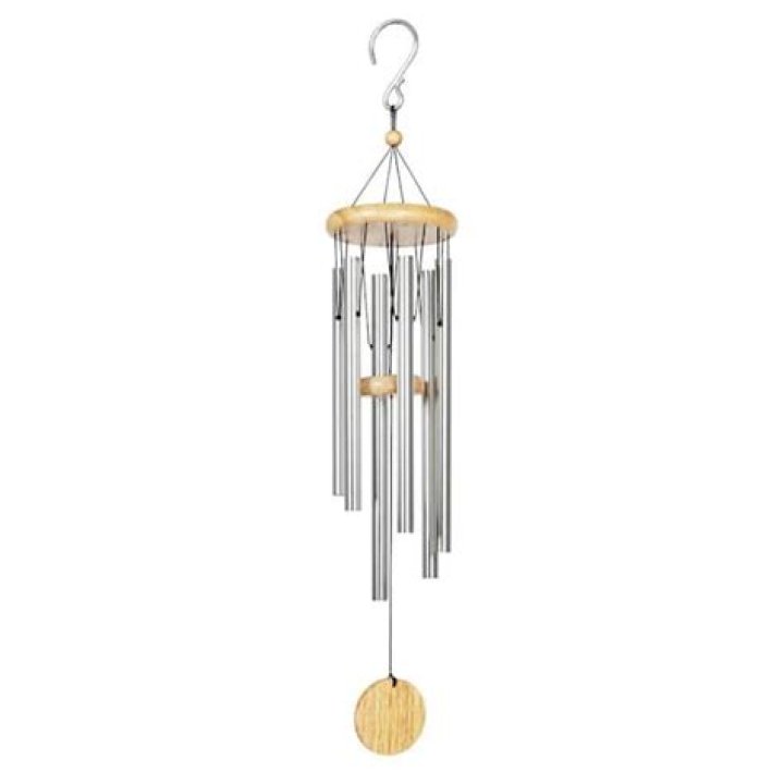 Does Home Depot carry wind chimes