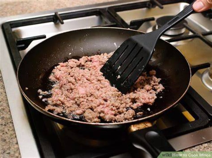 Does mince weigh more when cooked