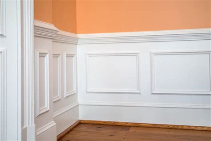 Does wainscoting have to be white