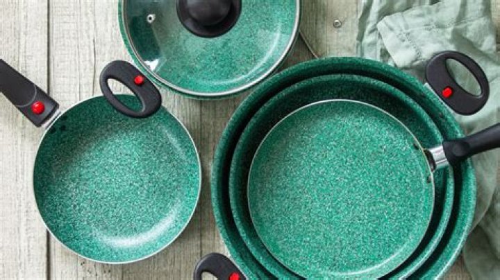 How do I choose a ceramic pan