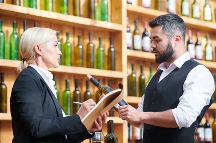 How do you become an enologist
