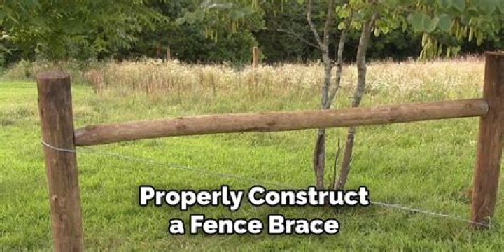 How do you make a fence brace