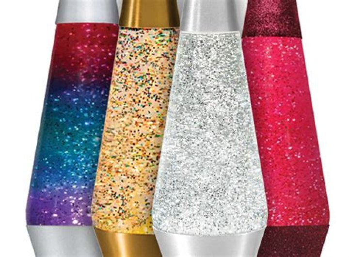 How do you make glitter lamps