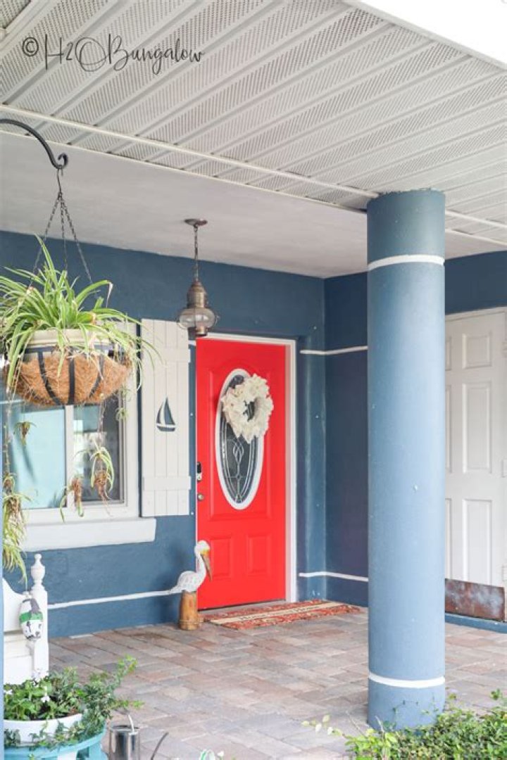 How do you paint a metal door