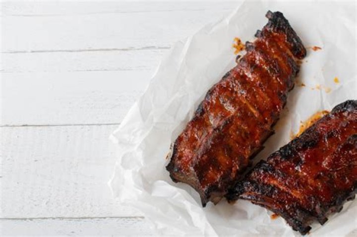 How do you reheat cooked ribs