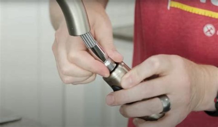 How do you replace a cane tip