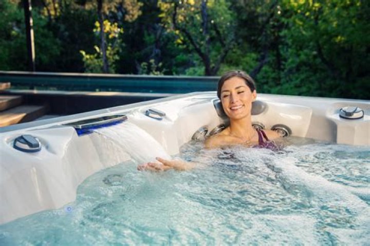 How does a saltwater hot tub work