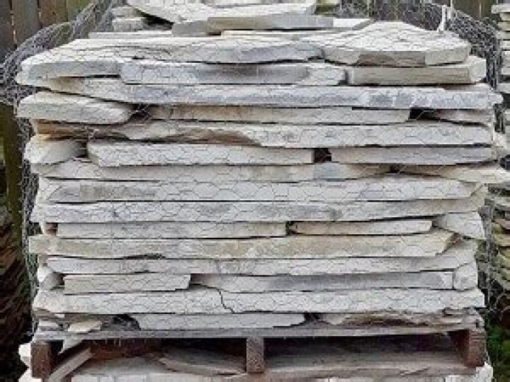 How much does a pallet of flagstone weigh