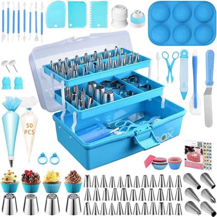 What are cake decorating tools