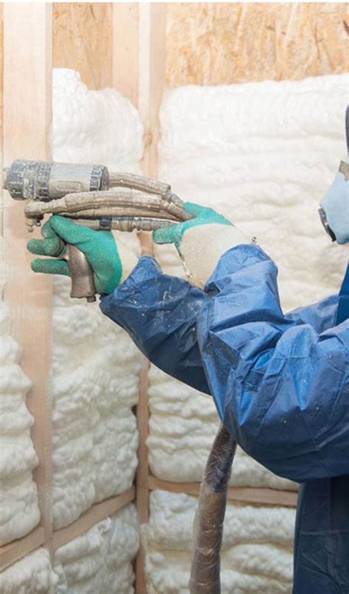What does 2 lb spray foam mean